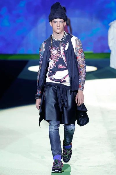 Look 22